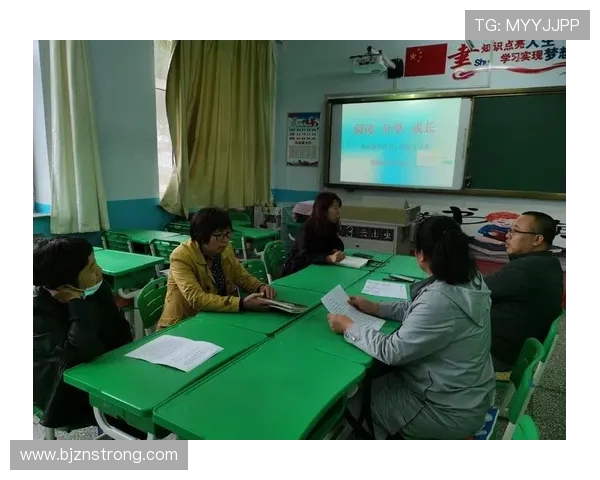 刘芳独家揭秘足球技巧与心得分享助你提升球技与战术理解